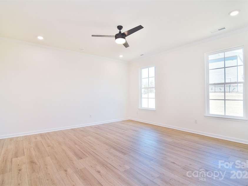 103 Bunker Hill Lane, Statesville, NC 28677.  MLS# CAR4194629, YatesRealty ID 11403. 