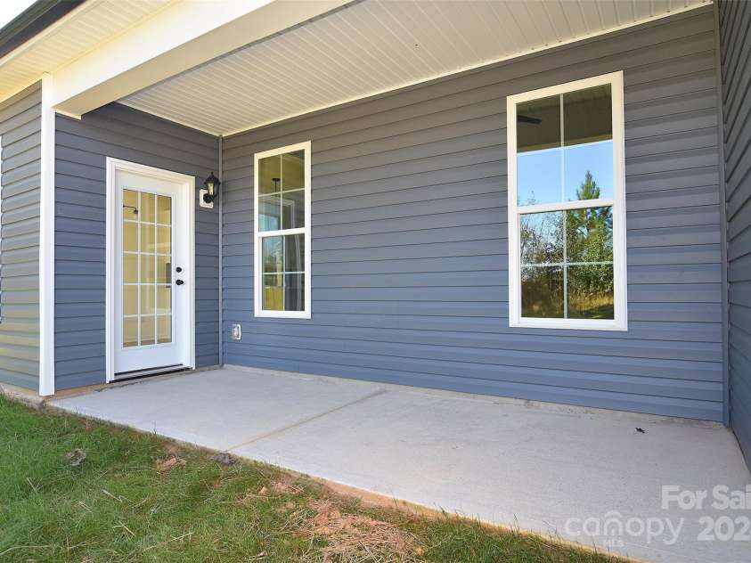 103 Bunker Hill Lane, Statesville, NC 28677.  MLS# CAR4194629, YatesRealty ID 11403. 