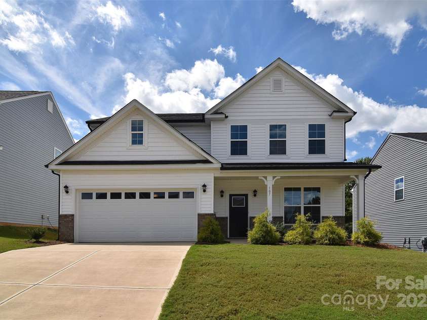 107 Megby Trail, Statesville, NC 28677.  MLS# CAR4224653, YatesRealty ID 11405. 