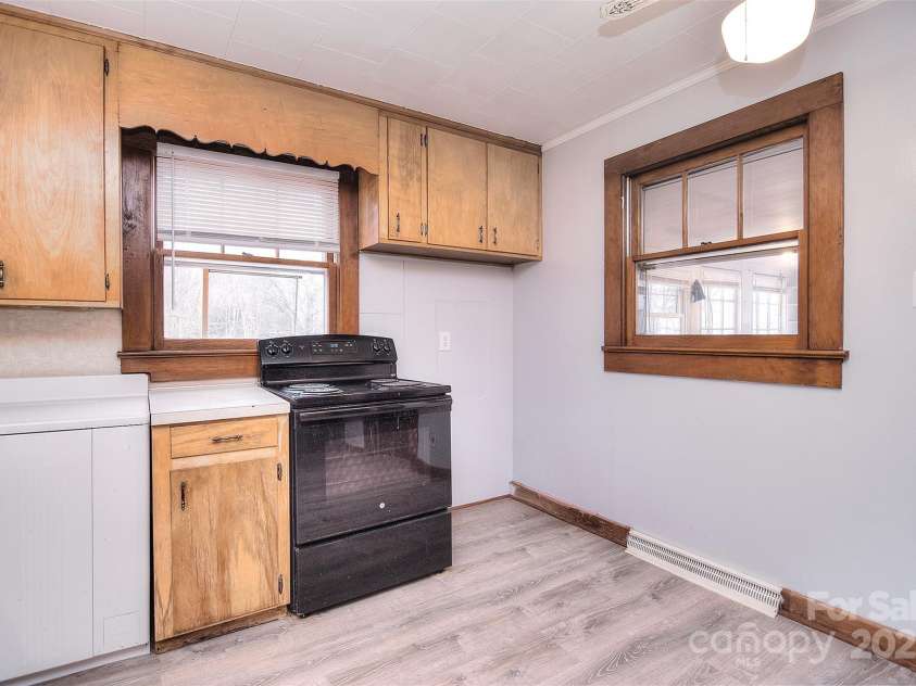 1648 Newton Drive, Statesville, NC 28677.  MLS# CAR4219363, YatesRealty ID 11407. 