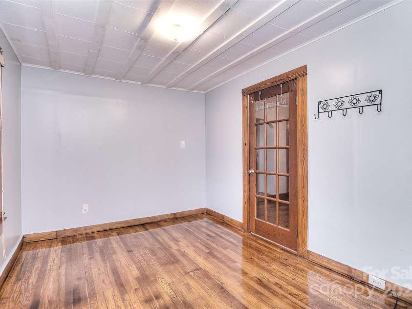 1648 Newton Drive, Statesville, NC 28677.  MLS# CAR4219363, YatesRealty ID 11407. 