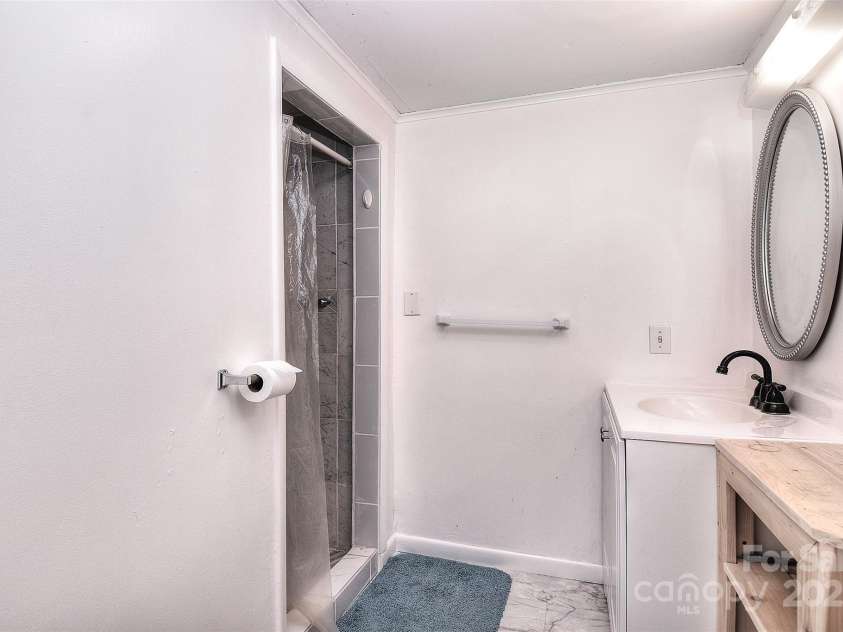 1648 Newton Drive, Statesville, NC 28677.  MLS# CAR4219363, YatesRealty ID 11407. 