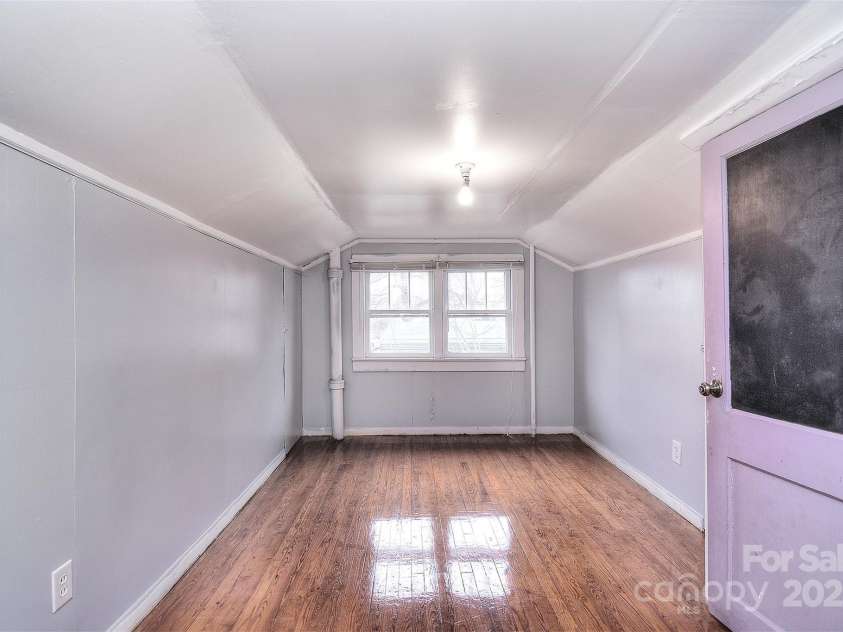 1648 Newton Drive, Statesville, NC 28677.  MLS# CAR4219363, YatesRealty ID 11407. 