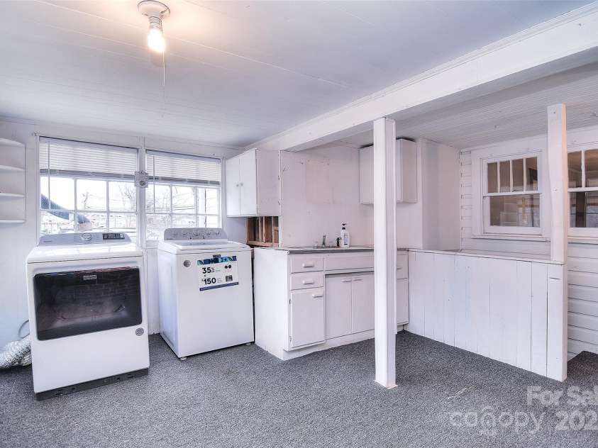 1648 Newton Drive, Statesville, NC 28677.  MLS# CAR4219363, YatesRealty ID 11407. 