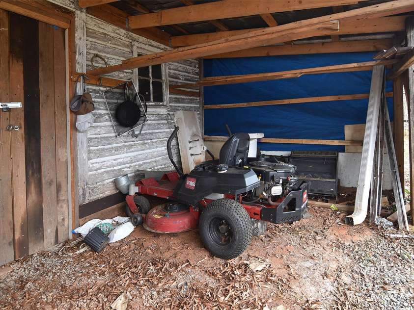 1648 Newton Drive, Statesville, NC 28677.  MLS# CAR4219363, YatesRealty ID 11407. 