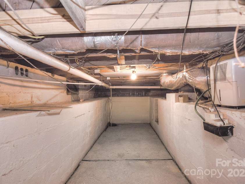 1648 Newton Drive, Statesville, NC 28677.  MLS# CAR4219363, YatesRealty ID 11407. 