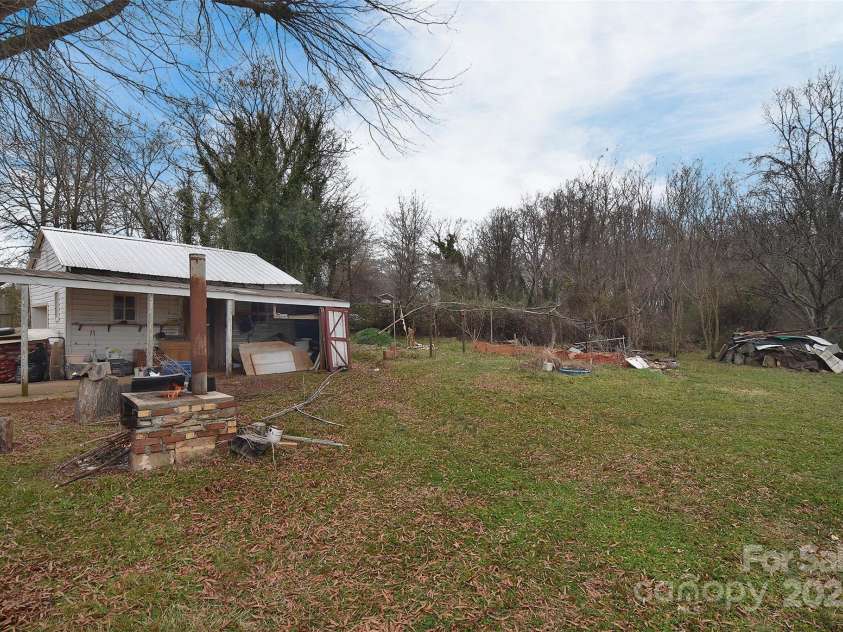 1648 Newton Drive, Statesville, NC 28677.  MLS# CAR4219363, YatesRealty ID 11407. 