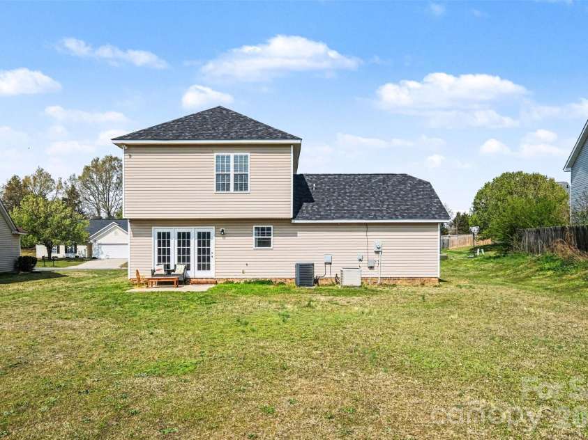 421 Glencroft Drive, Wingate, NC 28174.  MLS# CAR4359807, YatesRealty ID 11408. 