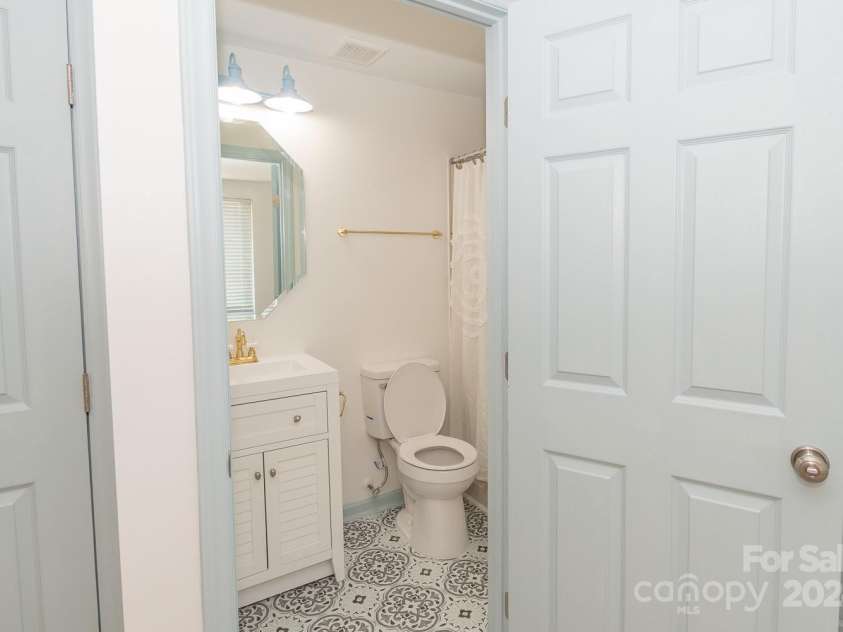 7340 Pebblestone Drive, Charlotte, NC 28212.  MLS# CAR4154474, YatesRealty ID 11409. 