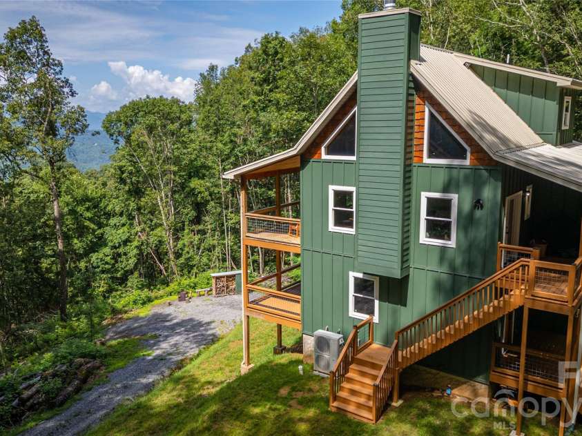 241 Golden Hawk Drive, Bryson City, NC 28713.  MLS# CAR4420380, YatesRealty ID 1141. 