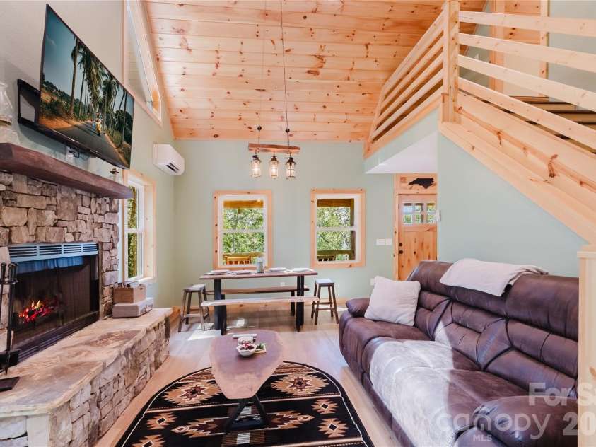 241 Golden Hawk Drive, Bryson City, NC 28713.  MLS# CAR4420380, YatesRealty ID 1141. 