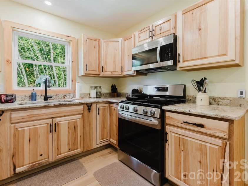 241 Golden Hawk Drive, Bryson City, NC 28713.  MLS# CAR4420380, YatesRealty ID 1141. 