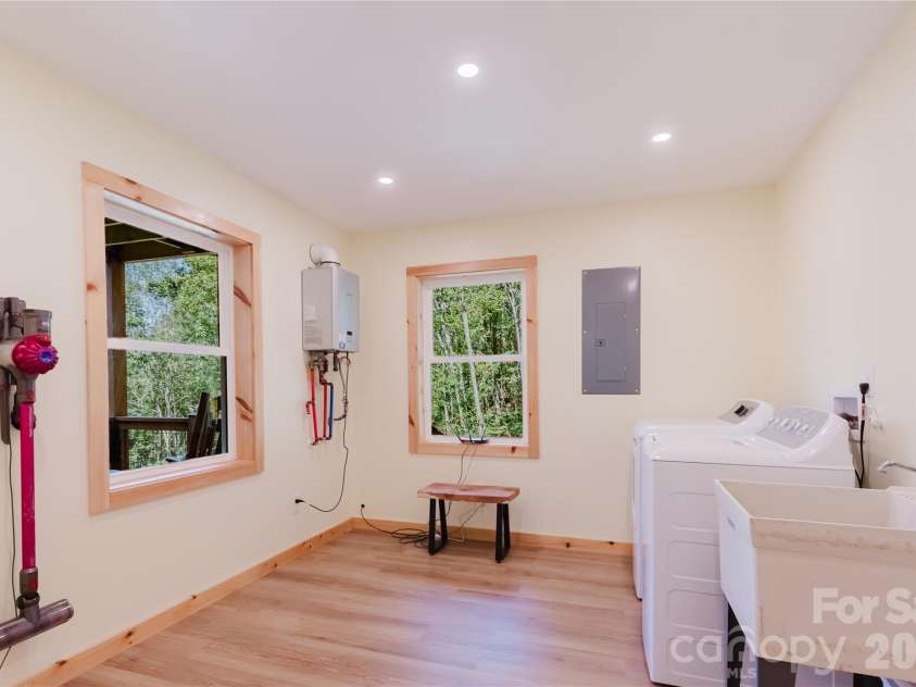 241 Golden Hawk Drive, Bryson City, NC 28713.  MLS# CAR4420380, YatesRealty ID 1141. 