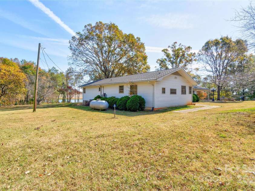 2926 Englewood Drive, Shelby, NC 28150.  MLS# CAR4195373, YatesRealty ID 1141. Back