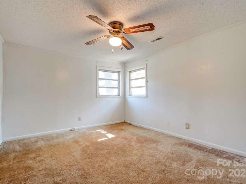 2926 Englewood Drive, Shelby, NC 28150.  MLS# CAR4195373, YatesRealty ID 1141. Bedroom