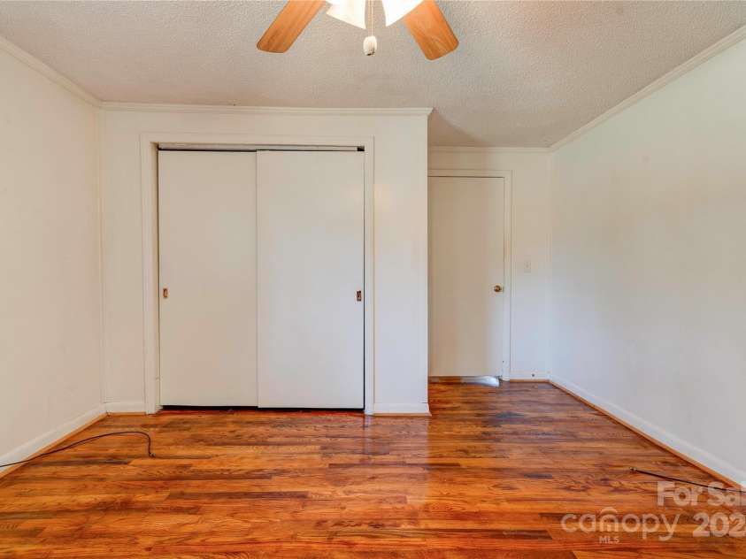 2926 Englewood Drive, Shelby, NC 28150.  MLS# CAR4195373, YatesRealty ID 1141. Bedroom