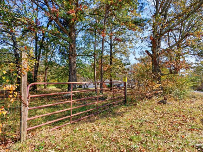 2926 Englewood Drive, Shelby, NC 28150.  MLS# CAR4195373, YatesRealty ID 1141. Surrounding land