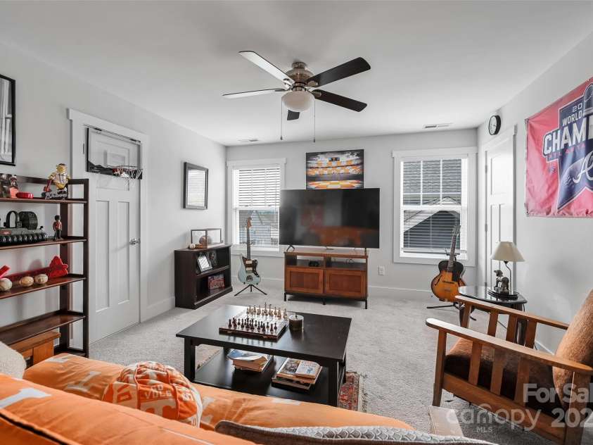 22 Hyde Park Place, Arden, NC 28704.  MLS# CAR4239022, YatesRealty ID 11411. 