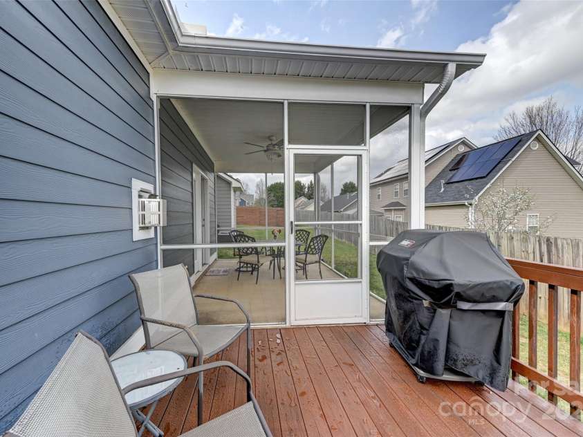 22 Hyde Park Place, Arden, NC 28704.  MLS# CAR4239022, YatesRealty ID 11411. Grill Can Convey