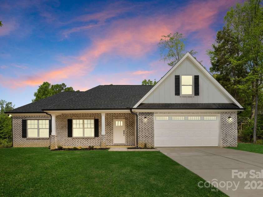 5209 Carden Drive, Charlotte, NC 28227.  MLS# CAR4250481, YatesRealty ID 11412. Front of the House