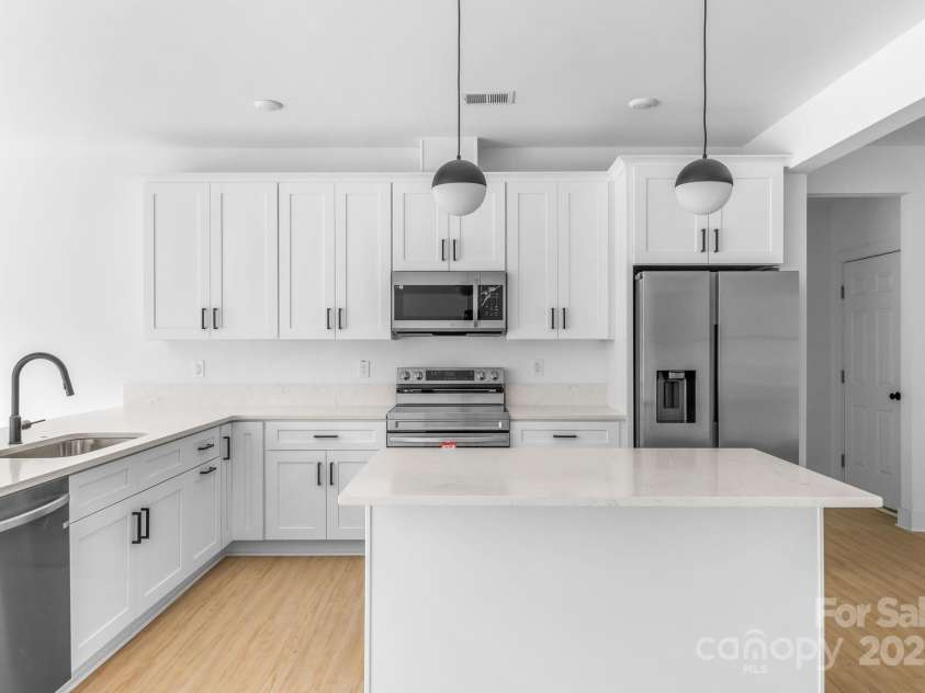 5209 Carden Drive, Charlotte, NC 28227.  MLS# CAR4250481, YatesRealty ID 11412. Kitchen