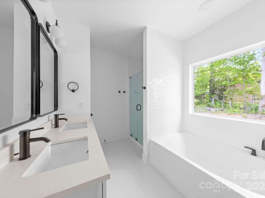 5209 Carden Drive, Charlotte, NC 28227.  MLS# CAR4250481, YatesRealty ID 11412. Primary Bathroom