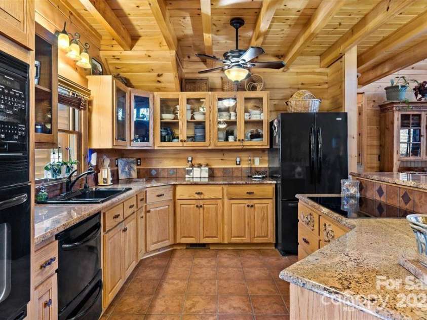 163 Gypsy Mountain Road, Marion, NC 28752.  MLS# CAR4287037, YatesRealty ID 11413. 