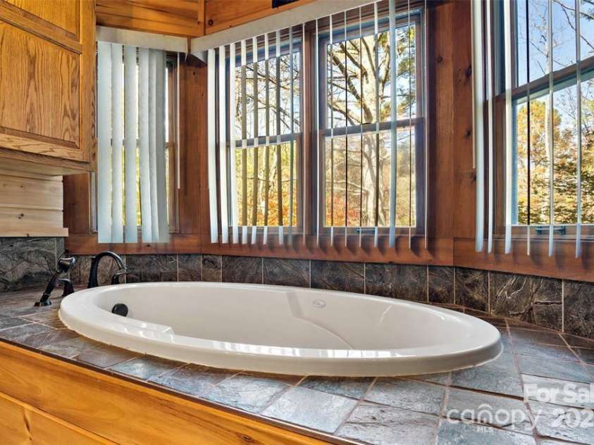 163 Gypsy Mountain Road, Marion, NC 28752.  MLS# CAR4287037, YatesRealty ID 11413. 
