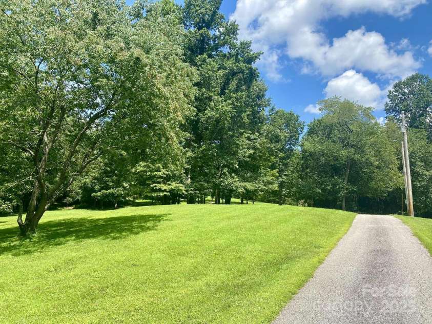 163 Gypsy Mountain Road, Marion, NC 28752.  MLS# CAR4287037, YatesRealty ID 11413. 