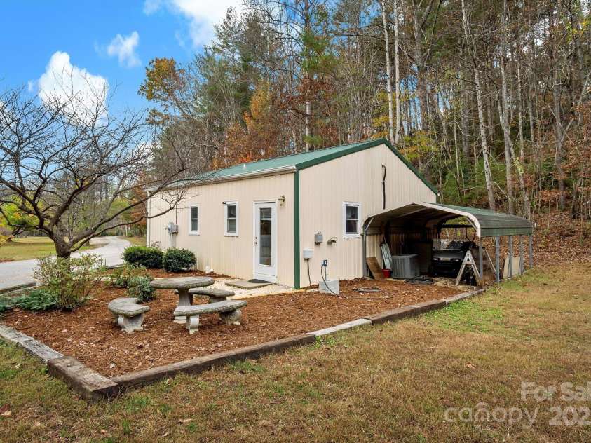 163 Gypsy Mountain Road, Marion, NC 28752.  MLS# CAR4287037, YatesRealty ID 11413. Office Building
