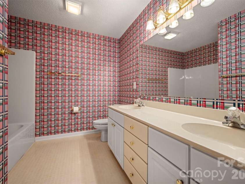 506 Pleasant Street, Spindale, NC 28160.  MLS# CAR4318654, YatesRealty ID 11414. 