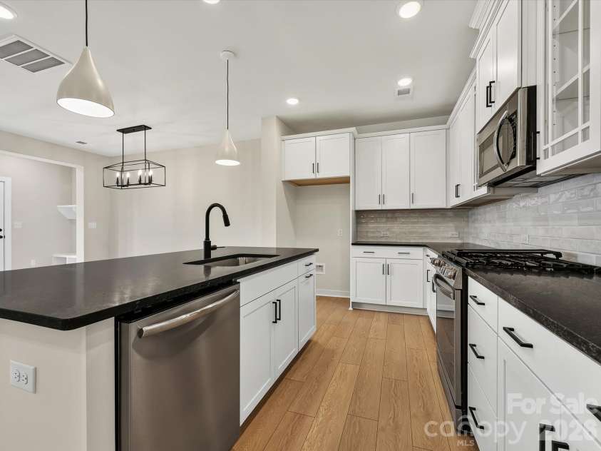 11411 Prosperity Church Road, Huntersville, NC 28078.  MLS# CAR4366695, YatesRealty ID 11415. Kitchen