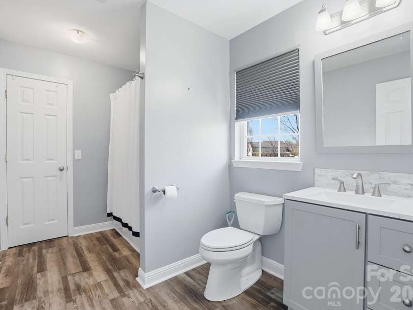 1009 Onotoa Drive, Indian Trail, NC 28079.  MLS# CAR4358436, YatesRealty ID 11417. Second Primary bathroom with walk in closet