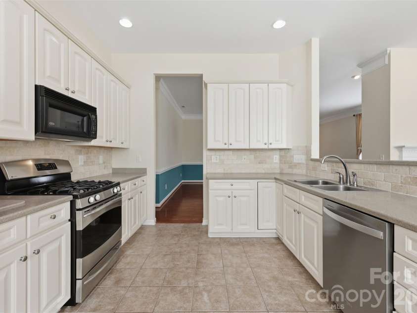 2320 Jade Lane, Fort Mill, SC 29708.  MLS# CAR4334961, YatesRealty ID 11418. 