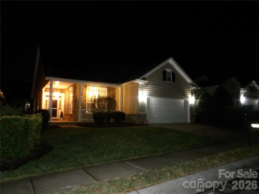 2320 Jade Lane, Fort Mill, SC 29708.  MLS# CAR4334961, YatesRealty ID 11418. 