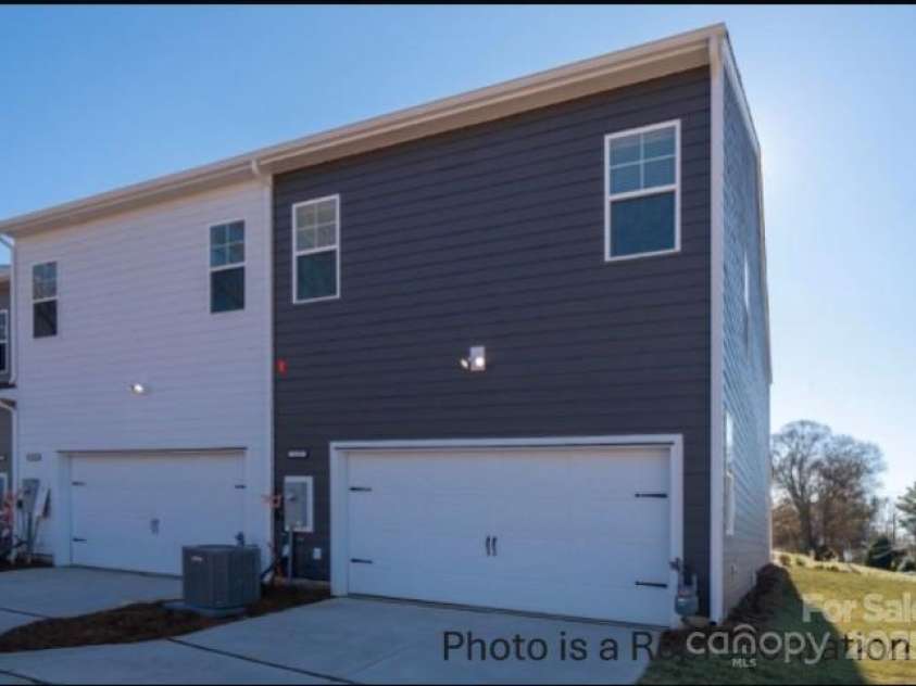 459 Shasta Street, Gastonia, NC 28052.  MLS# CAR4227993, YatesRealty ID 11418. Bridgeport Model 2 Rear Facing Car Garage