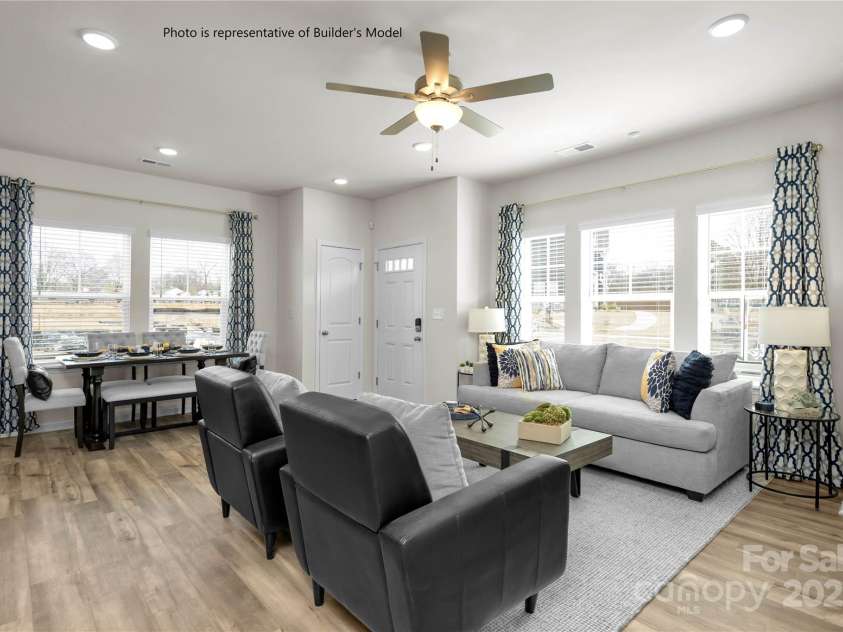 479 Shasta Street, Gastonia, NC 28052.  MLS# CAR4252272, YatesRealty ID 11421. Bridgeport  Living Room