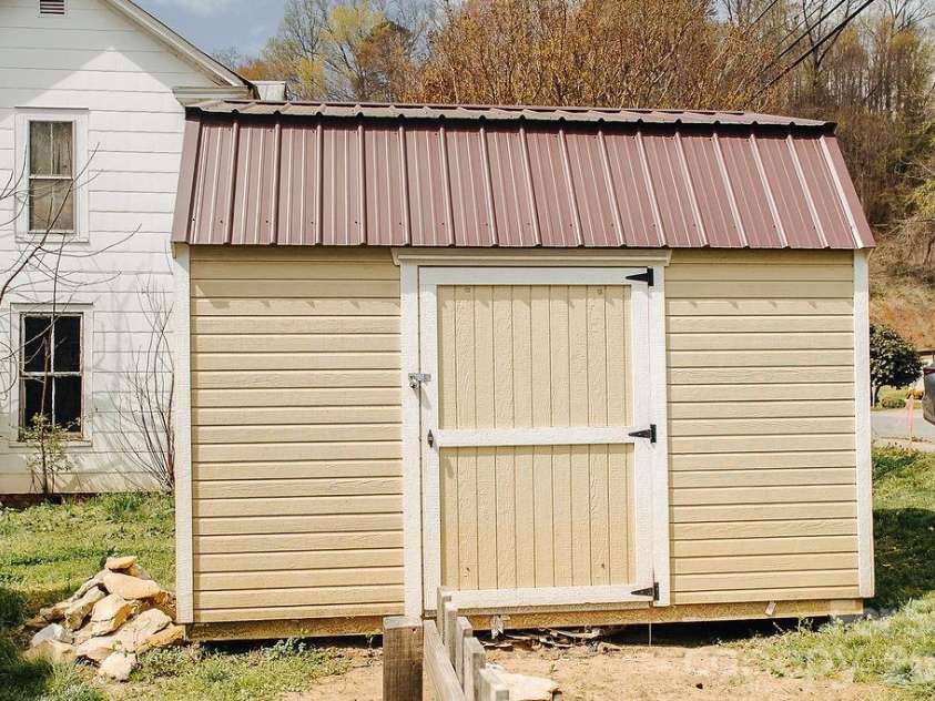 69 Crawford Street, Old Fort, NC 28762.  MLS# CAR4364679, YatesRealty ID 11422. 