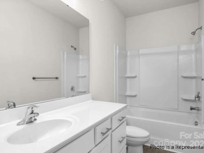 467 Shasta Street, Gastonia, NC 28052.  MLS# CAR4244226, YatesRealty ID 11423. Sierra Ridge ChathamHall Bath