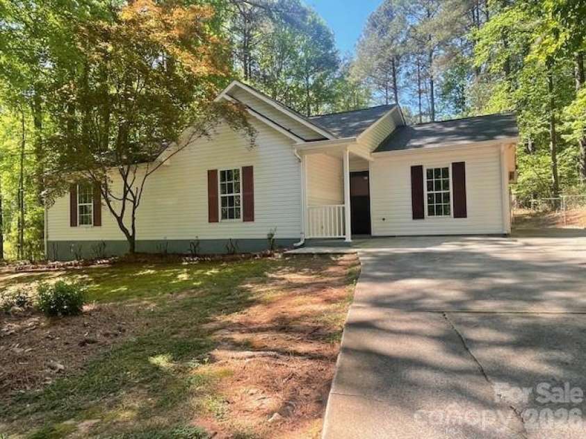 134 Mills Valley Drive, Mooresville, NC 28117.  MLS# CAR4417612, YatesRealty ID 11424. 