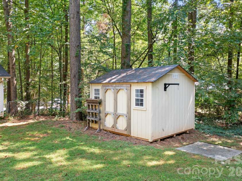 134 Mills Valley Drive, Mooresville, NC 28117.  MLS# CAR4417612, YatesRealty ID 11424. Out building