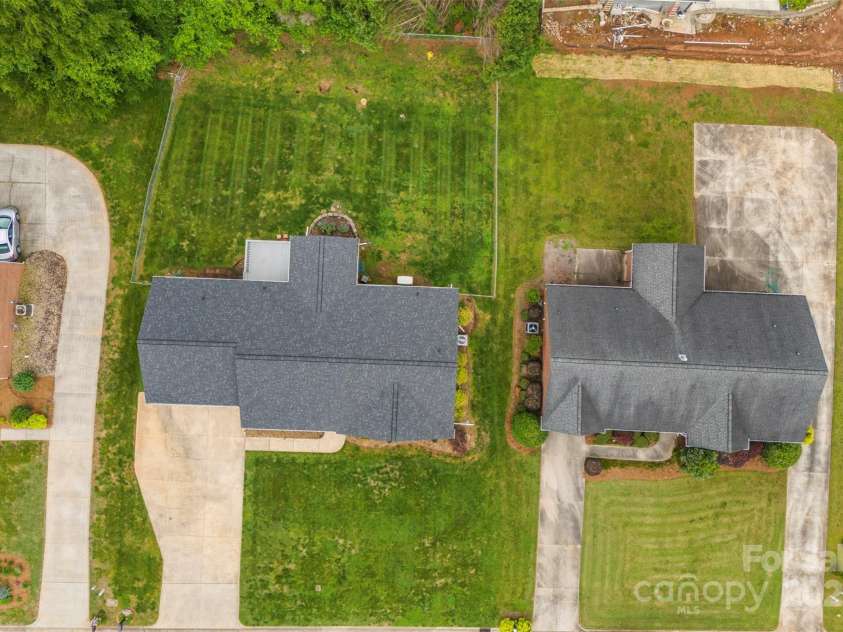 2459 Glenridge Drive, Gastonia, NC 28054.  MLS# CAR4246617, YatesRealty ID 11427. 