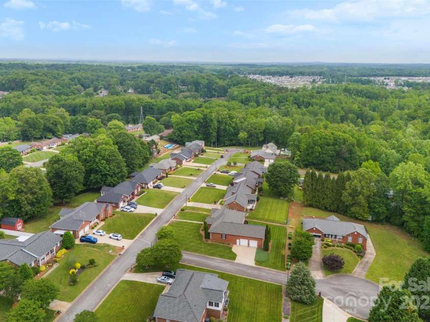 2459 Glenridge Drive, Gastonia, NC 28054.  MLS# CAR4246617, YatesRealty ID 11427. 