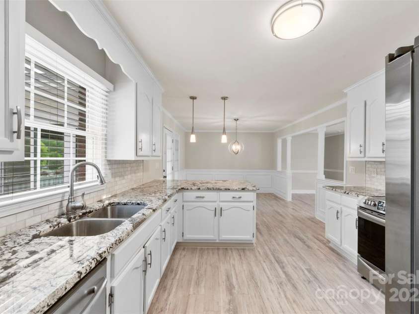 2459 Glenridge Drive, Gastonia, NC 28054.  MLS# CAR4246617, YatesRealty ID 11427. 
