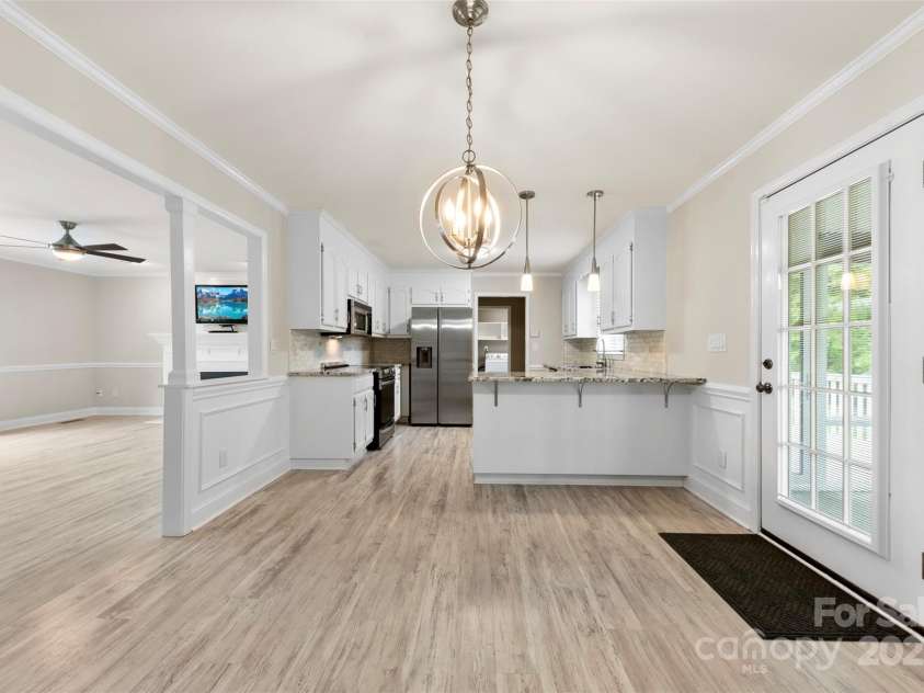 2459 Glenridge Drive, Gastonia, NC 28054.  MLS# CAR4246617, YatesRealty ID 11427. 
