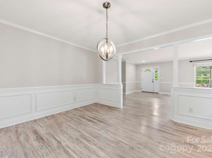 2459 Glenridge Drive, Gastonia, NC 28054.  MLS# CAR4246617, YatesRealty ID 11427. 