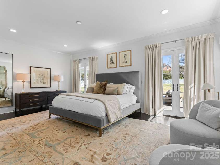 2701 Sharon Road, Charlotte, NC 28211.  MLS# CAR4227966, YatesRealty ID 11429. 