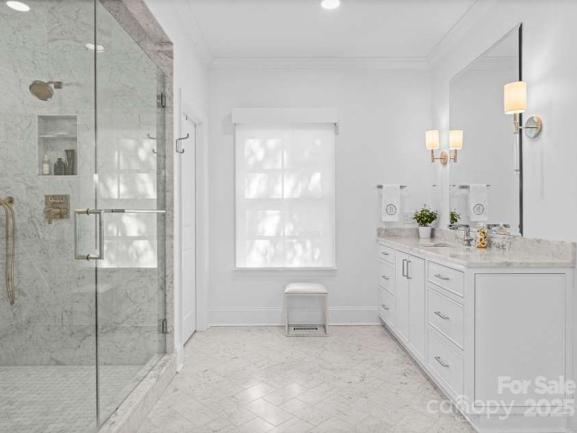 2701 Sharon Road, Charlotte, NC 28211.  MLS# CAR4227966, YatesRealty ID 11429. 
