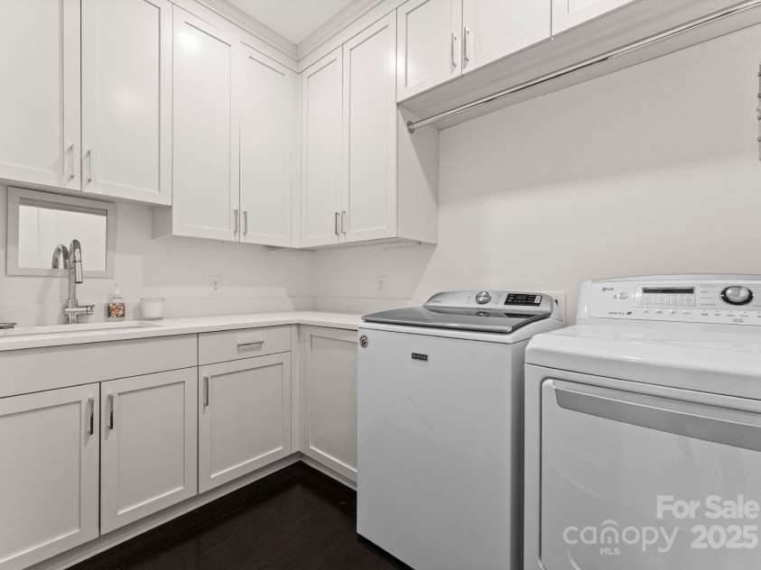 2701 Sharon Road, Charlotte, NC 28211.  MLS# CAR4227966, YatesRealty ID 11429. 