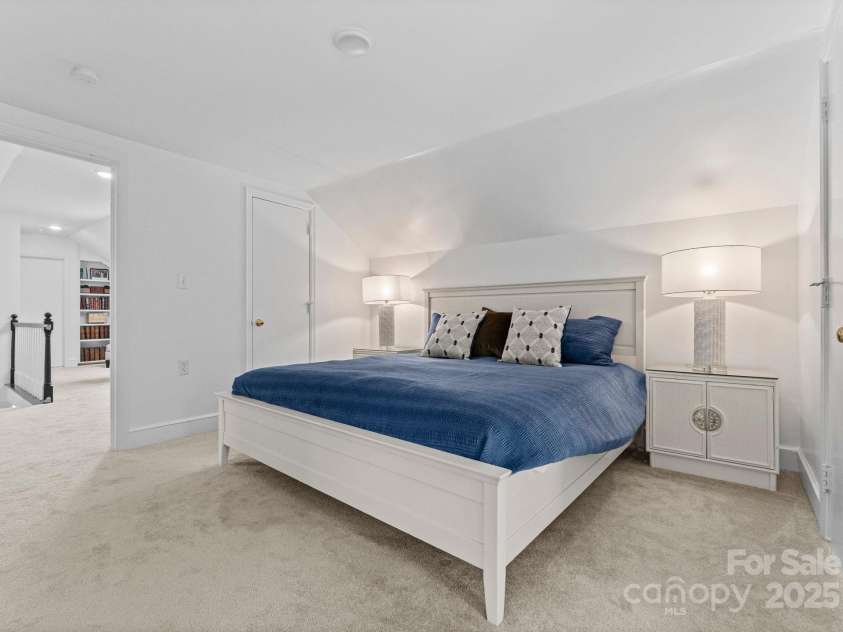 2701 Sharon Road, Charlotte, NC 28211.  MLS# CAR4227966, YatesRealty ID 11429. 